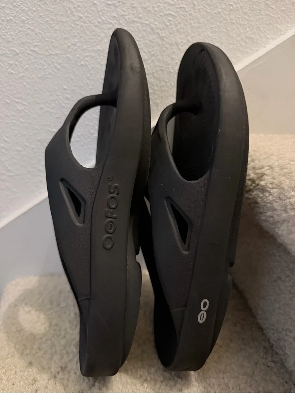 OOFOS OOriginal Thong Flip Flop Sandals Black Comfort Recovery W11 M9